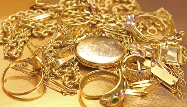 piezas de joyería de oro
